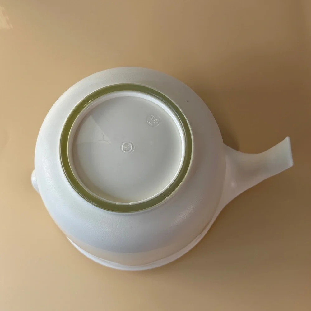 Elegant White Cake Mixer Container